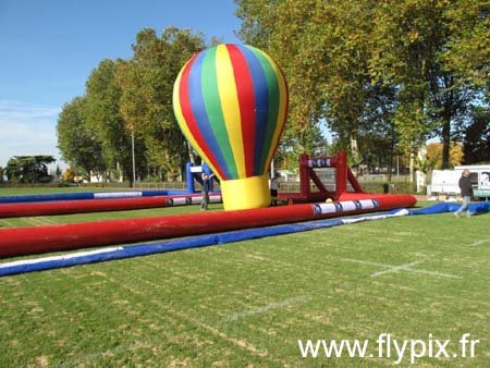 Structure gonflable en forme de montgolfière